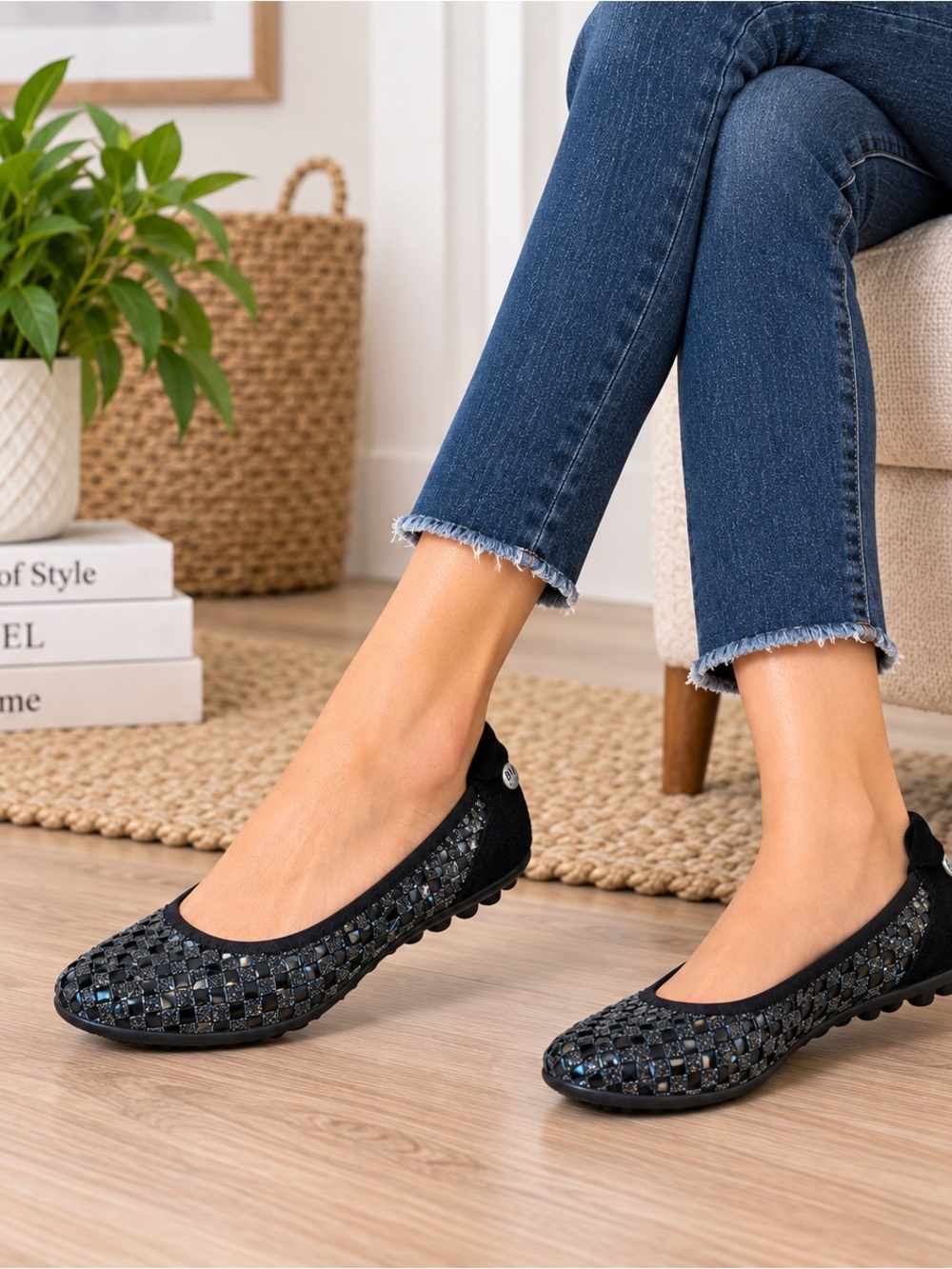 Bernie Mev Catwalk Black Glitter Woven Ballet Flats NWT EU 37